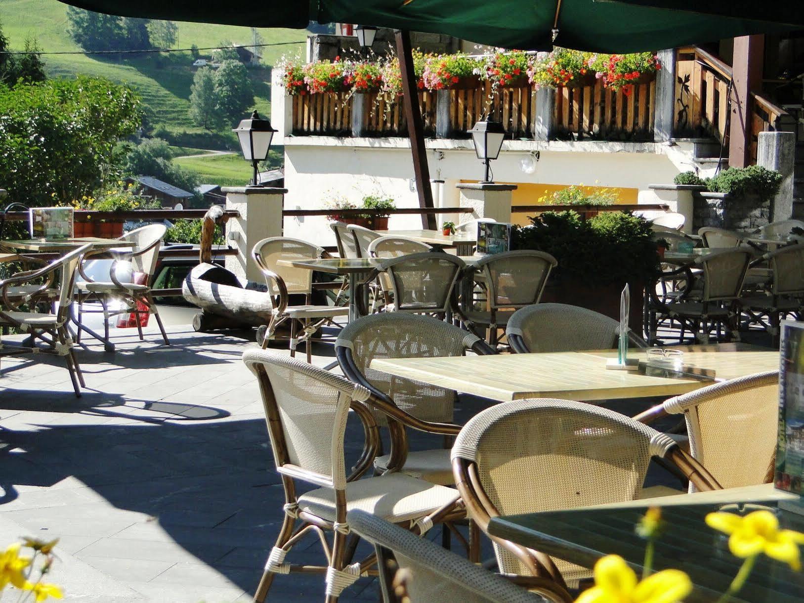 Logis Hotel Les Ancolies Areches Exterior photo